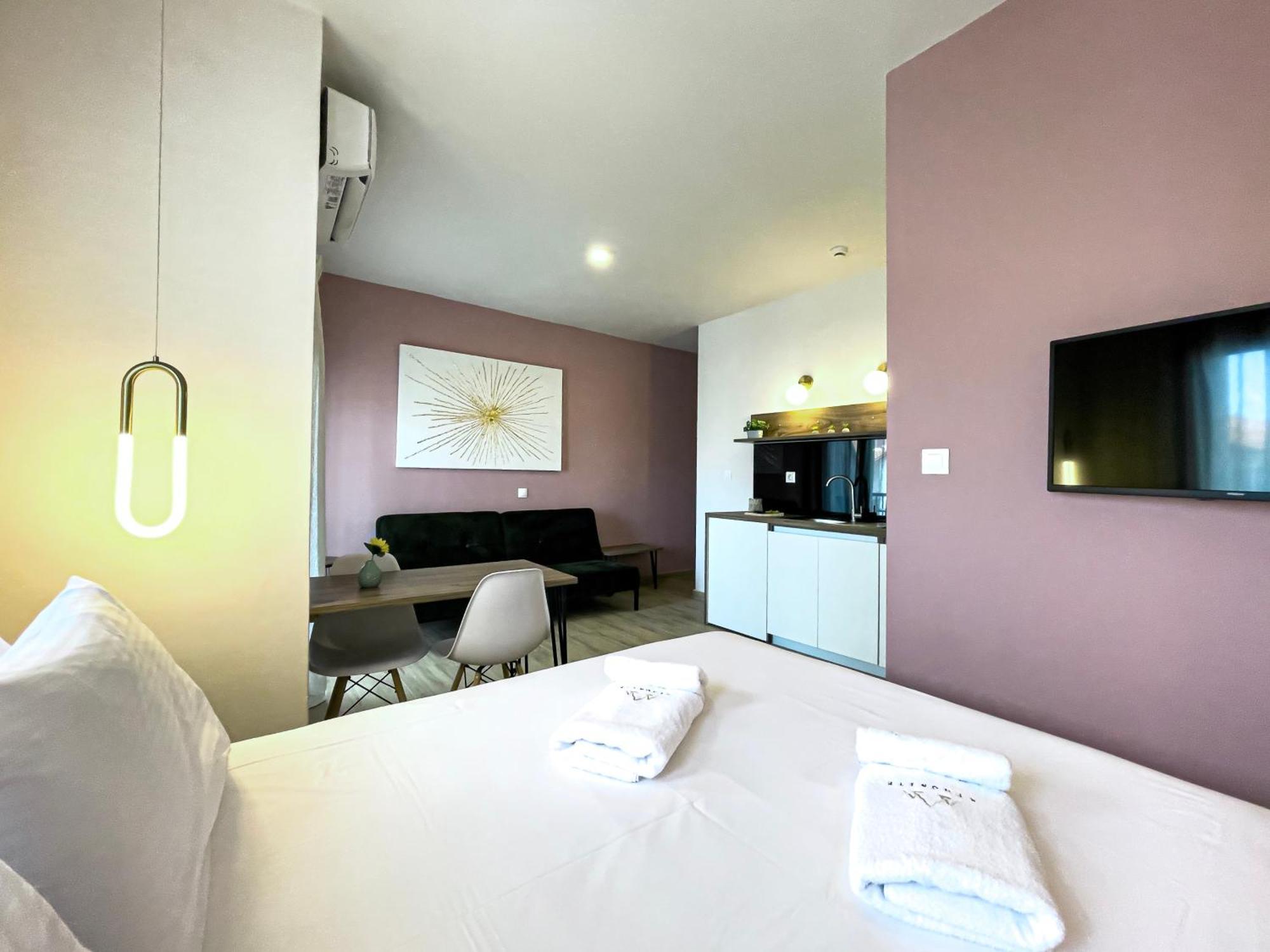 Athonite All Seasons Luxury Suites Ierissos Exterior photo